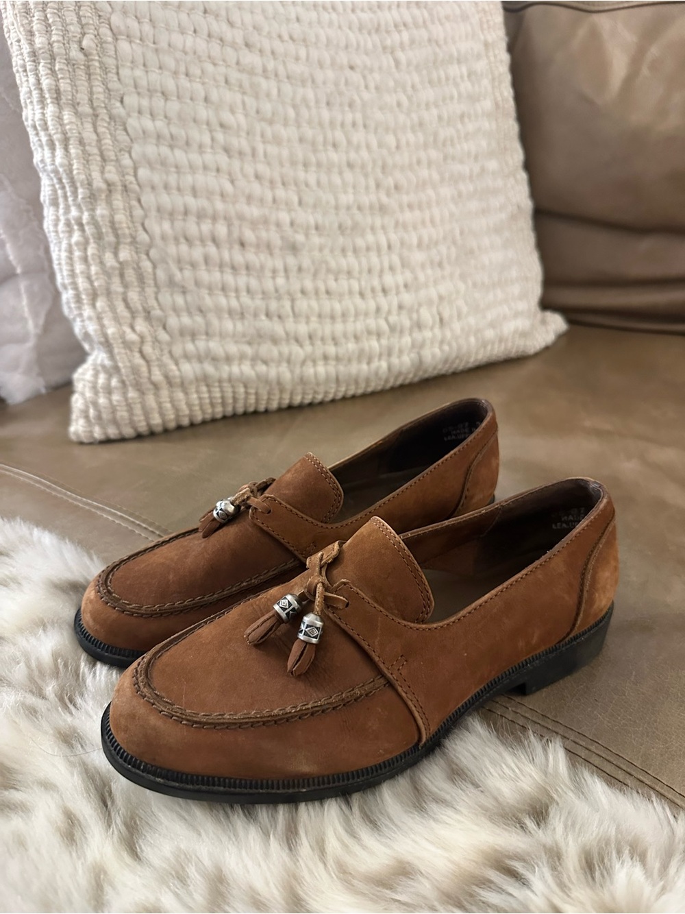 Clarks Women's Tan Suede Tassel Loafers